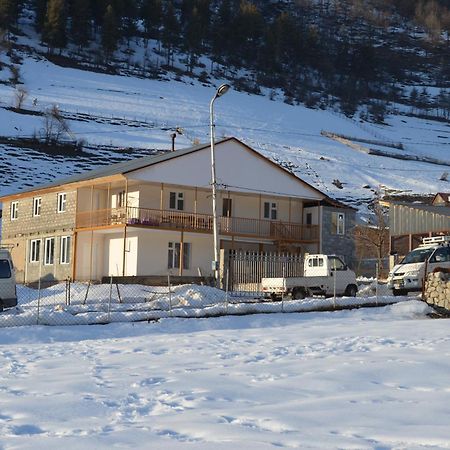 Guesthouse Qarim Местія Екстер'єр фото