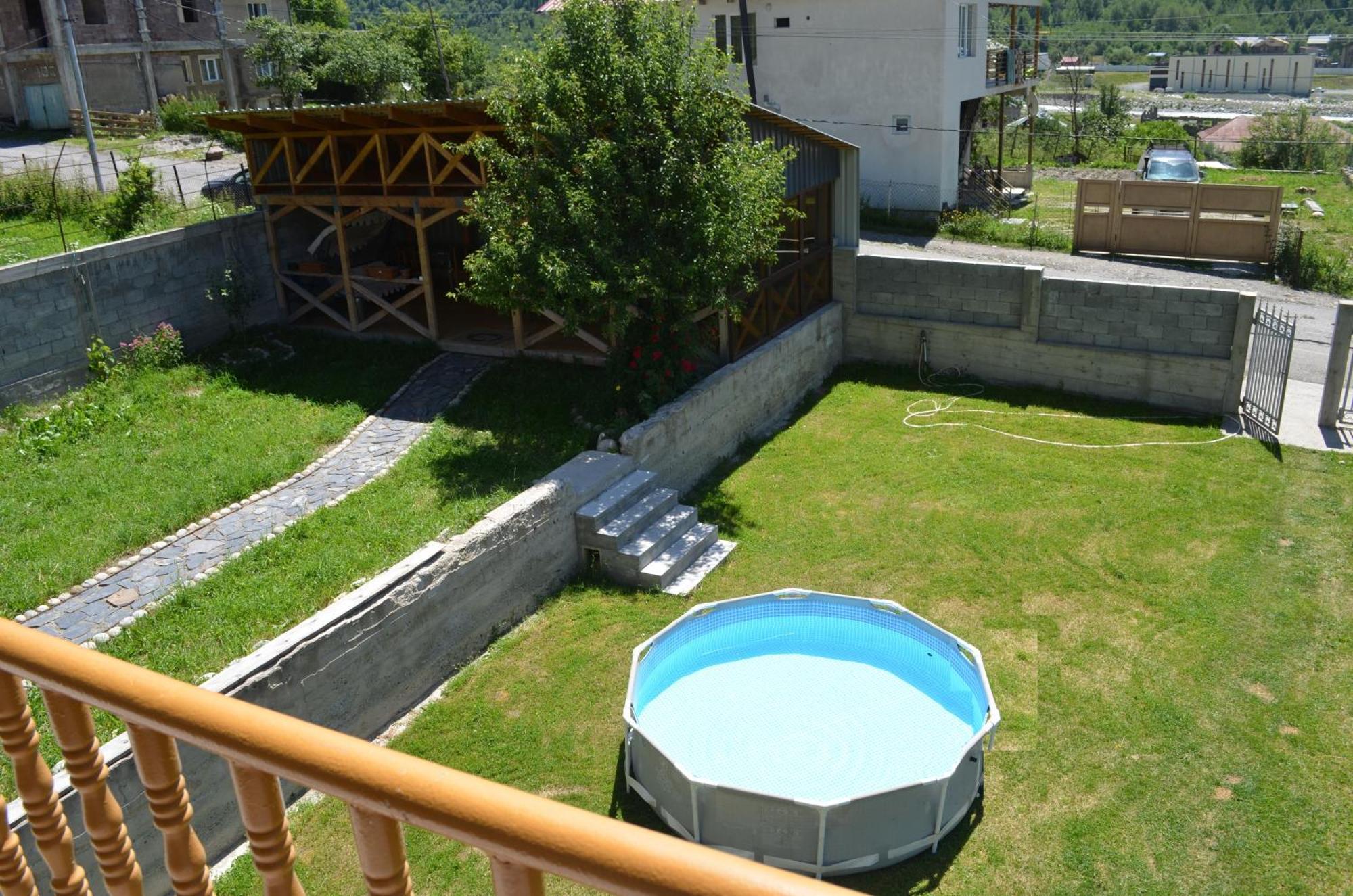 Guesthouse Qarim Местія Екстер'єр фото