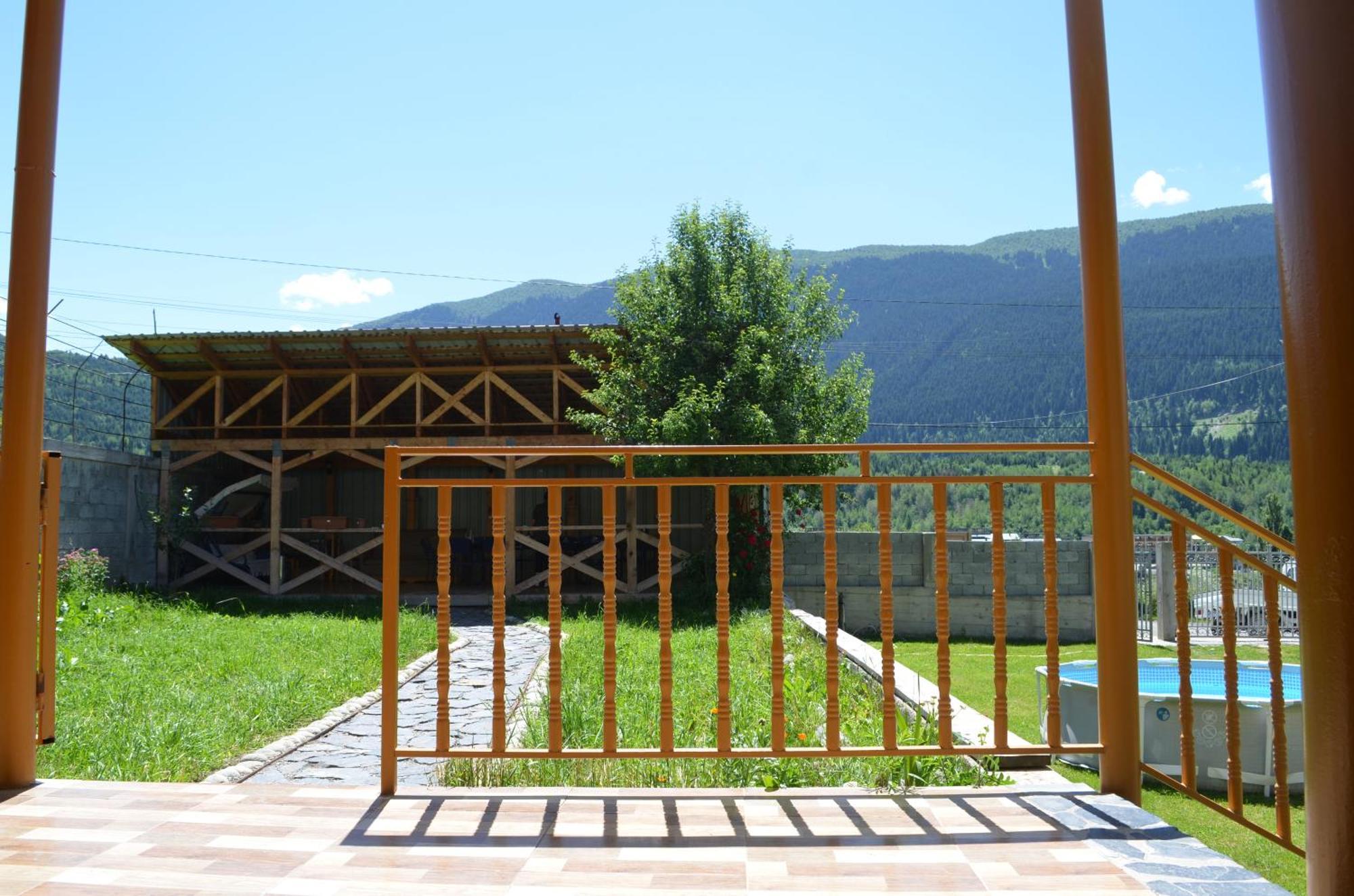 Guesthouse Qarim Местія Екстер'єр фото