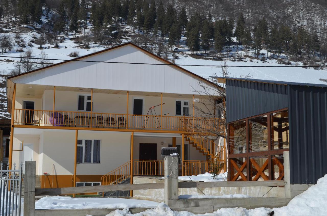 Guesthouse Qarim Местія Екстер'єр фото