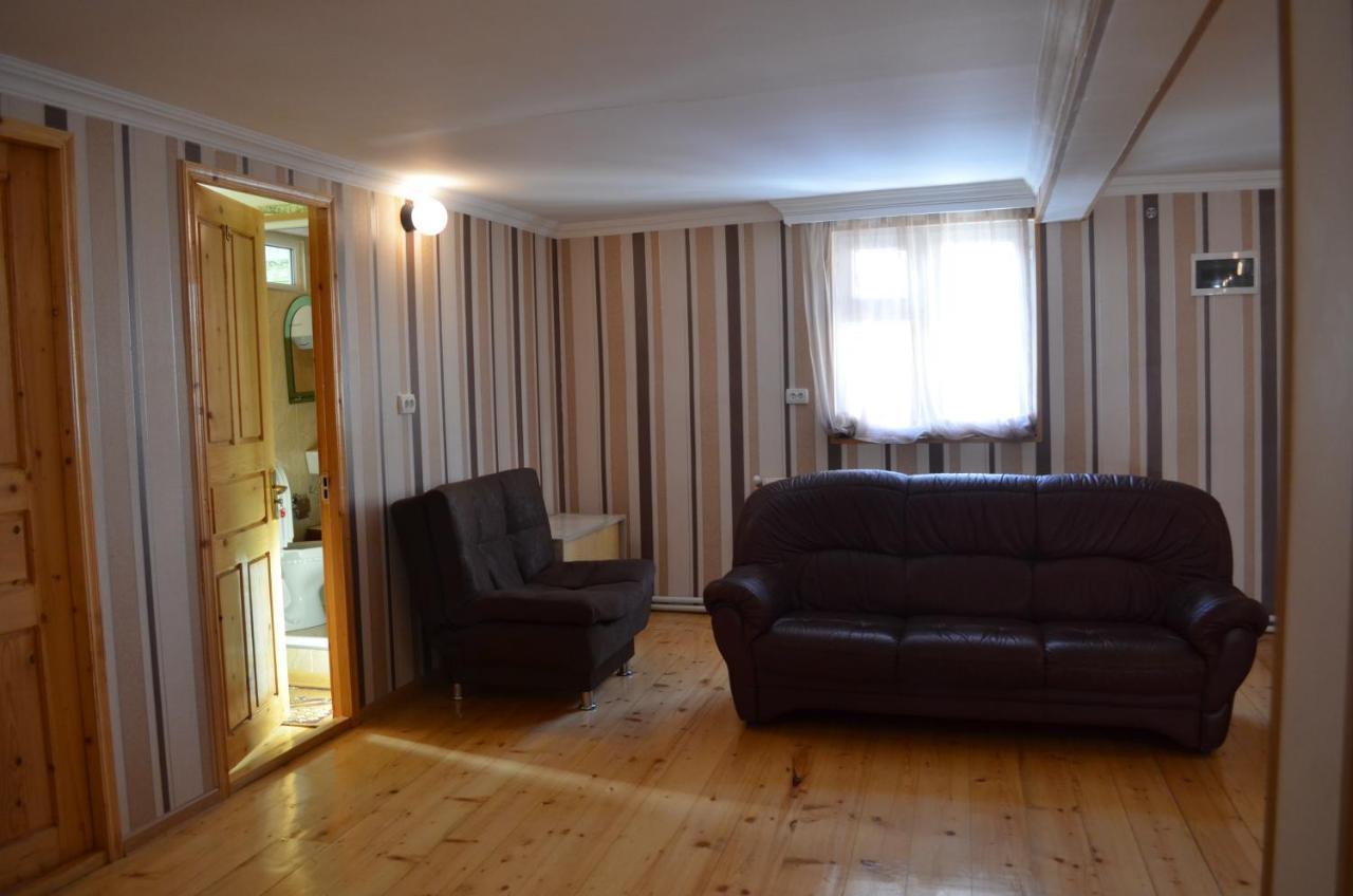 Guesthouse Qarim Местія Екстер'єр фото